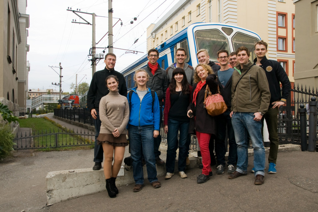 Ankunft an der staatlichen Universität für Verkehrswesen in Omsk
