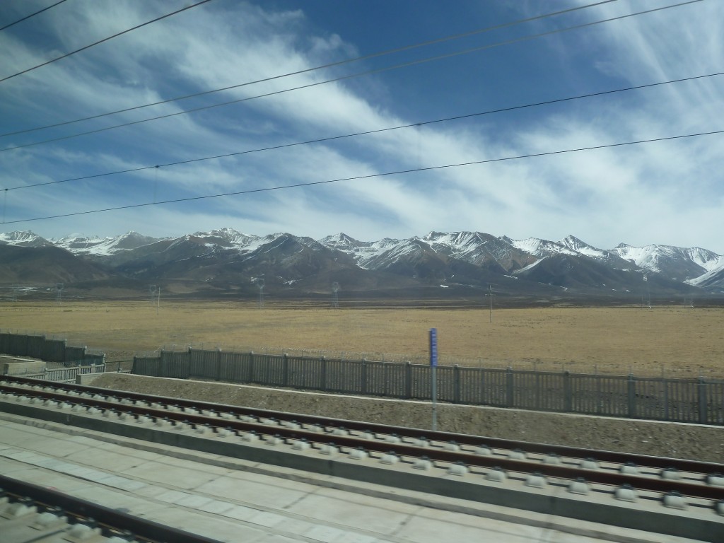 Landschaftsbild auf der Fahrt von Lanzhou nach Ürümqi