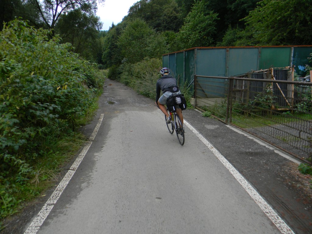 Der Zustand der Radwege variierte sehr, wie hier gut zu erkennen ist