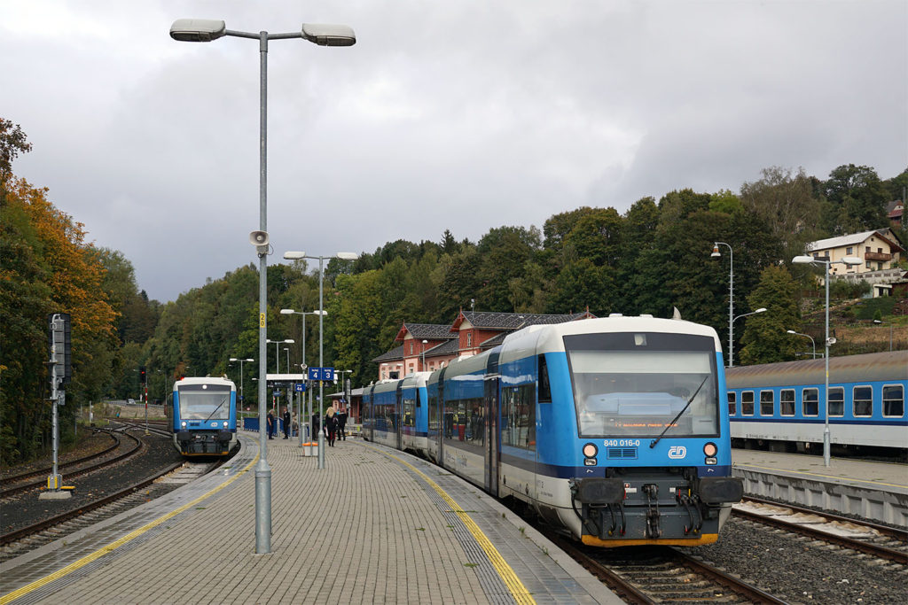 Zugkreuzung in Tanvald