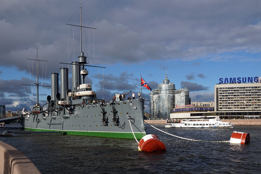 Geschichtsträchtiges Schiff: Panzerkreuzer "Aurora", dessen Matrosen die Russische Revolution in Gang setzten