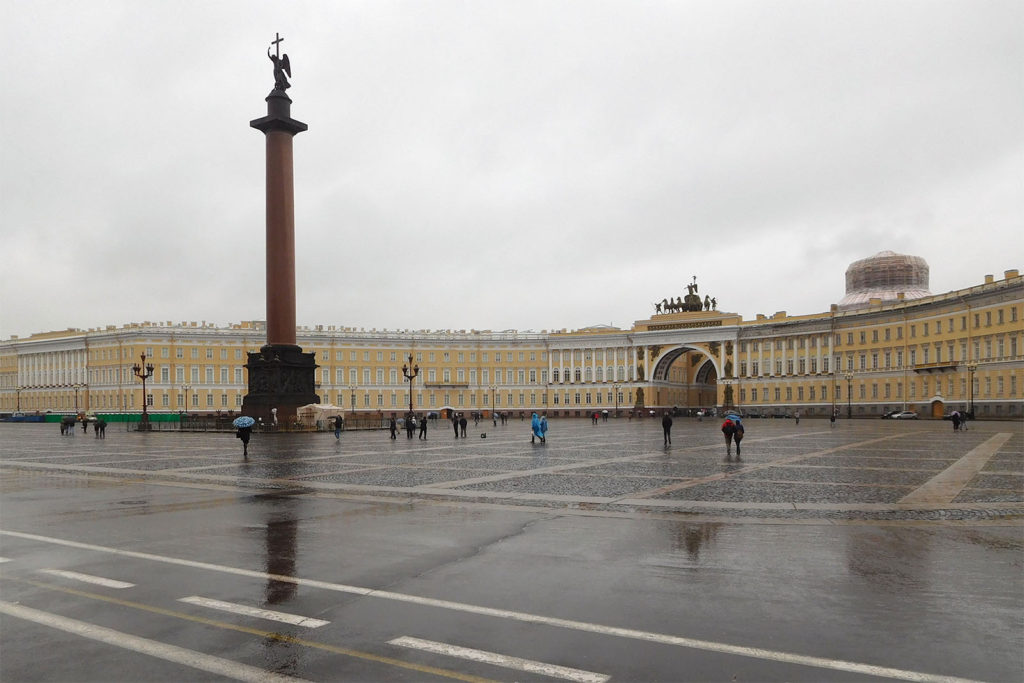 Eines der vielen Schlösser in St. Petersburg